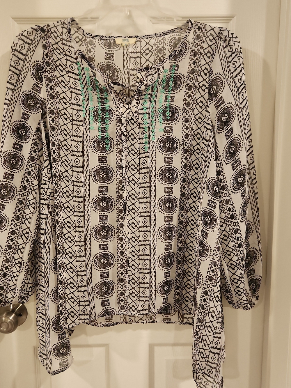 Kori American Boho Peasant Blouse M Black White Geometric Tribal Top 51122